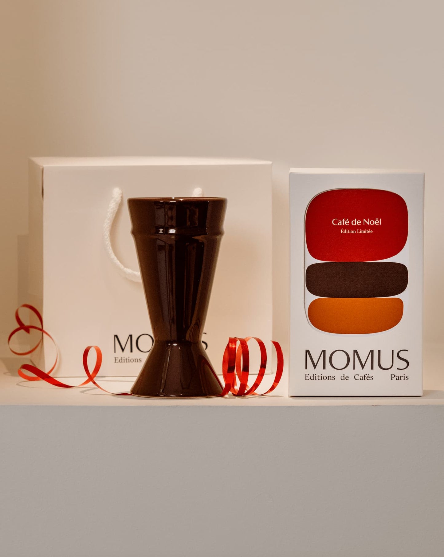 Idée cadeau Noël MOMUS - Tasse chocolat et café de Noël édition limitée Paris