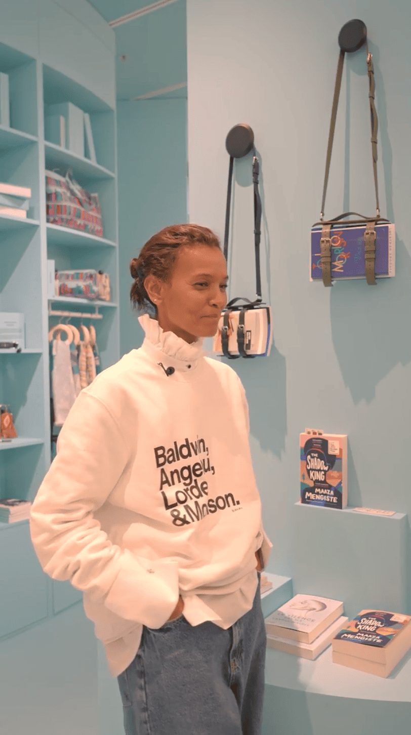Un café avec Liya Kebele au bon marché présentant son blend Book&cappuccino 